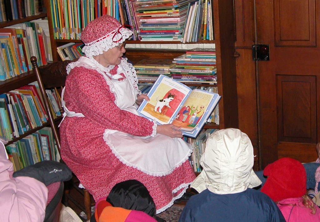 Taylors Falls Lighting Festival Taylors Falls, MN & St. Croix Falls, WI