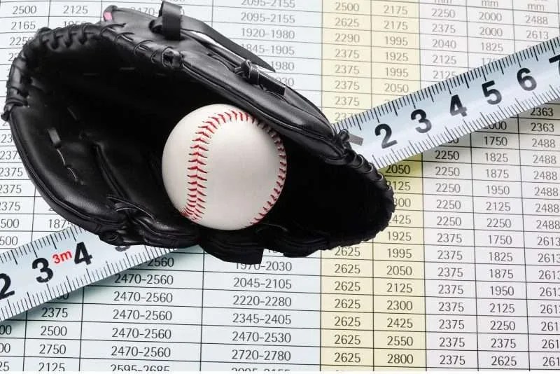 How to Measure for a Baseball Glove | Best Fitting Tips