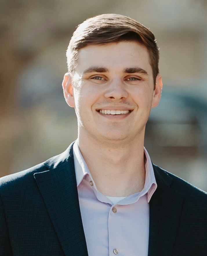 Guest column Political consultant calls for voters to avoid ‘grim(05)