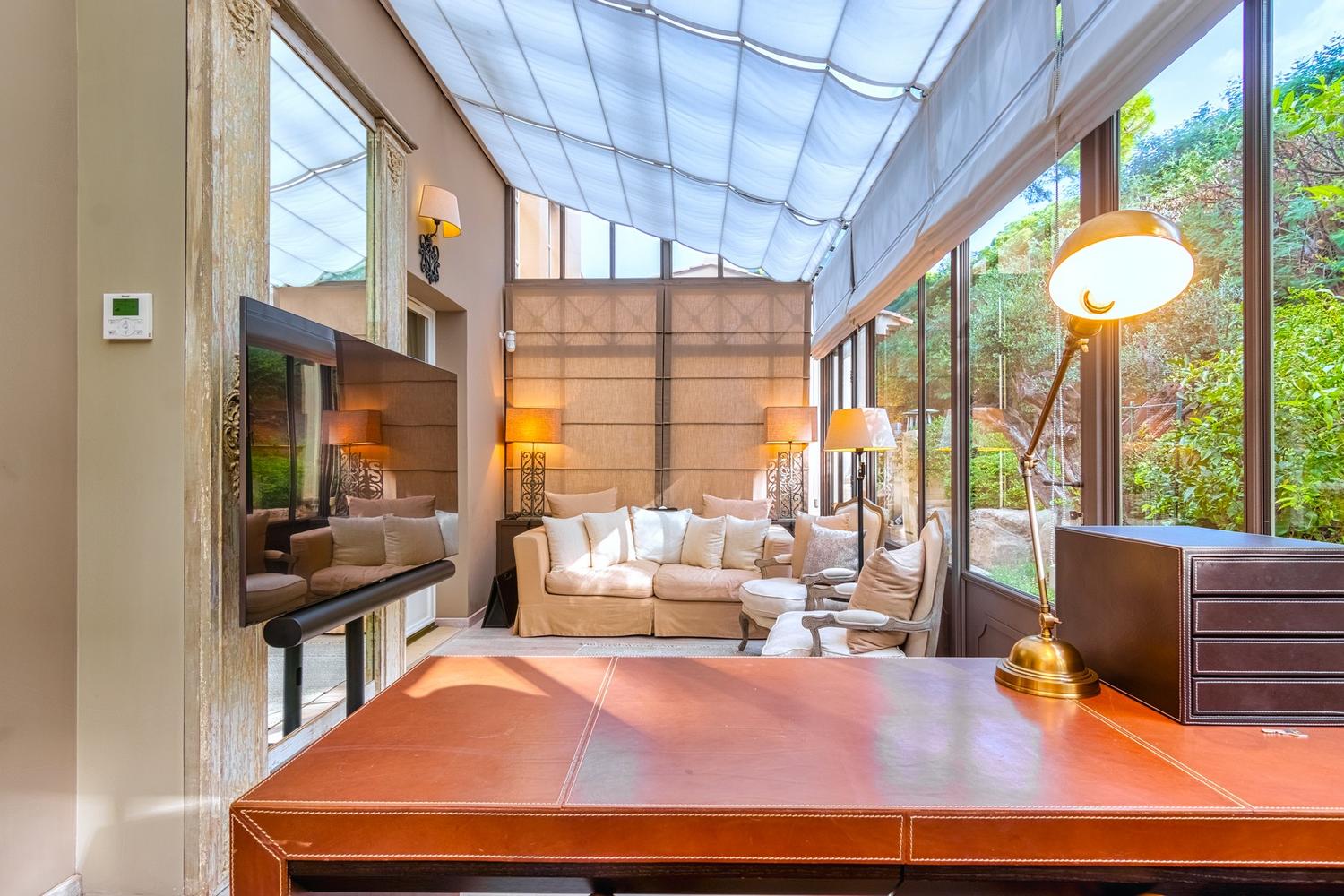 Villa Rosalie The Sun Secret Collection