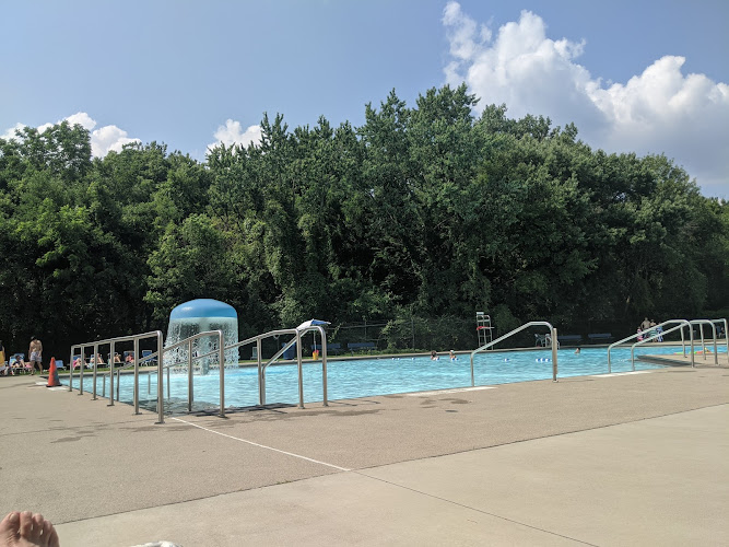Tuttle Park Outdoor Pool (Open Hours, Admission Price, Address, Photos