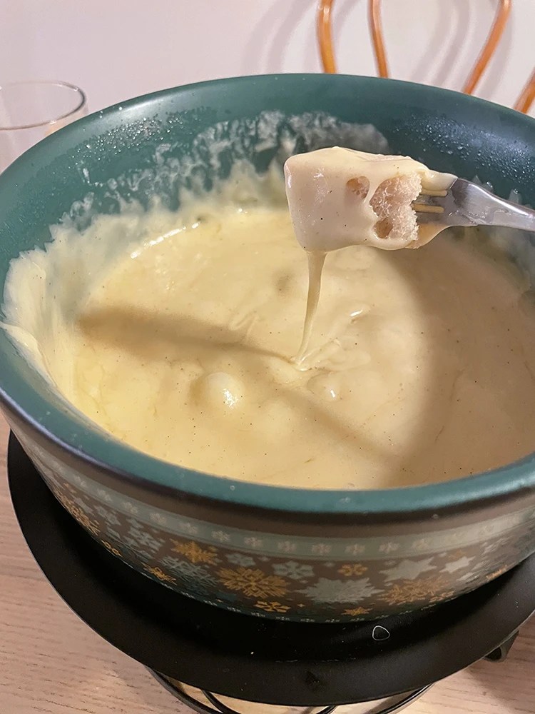 An introduction to the famous Swiss cheese fondue