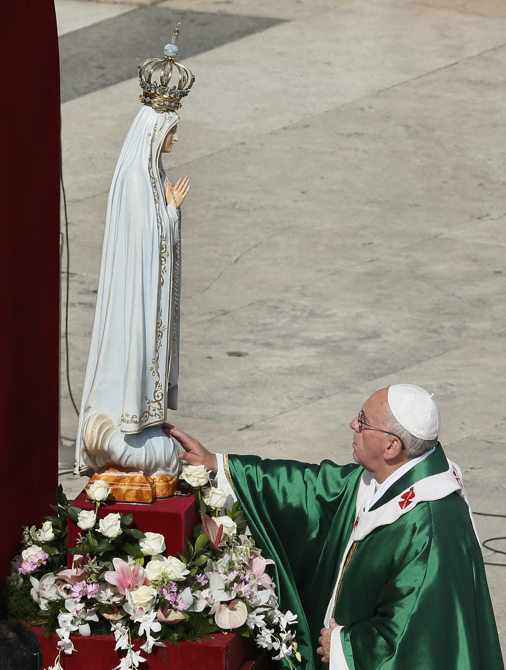 Pope Dedicates World to Mary The Tablet
