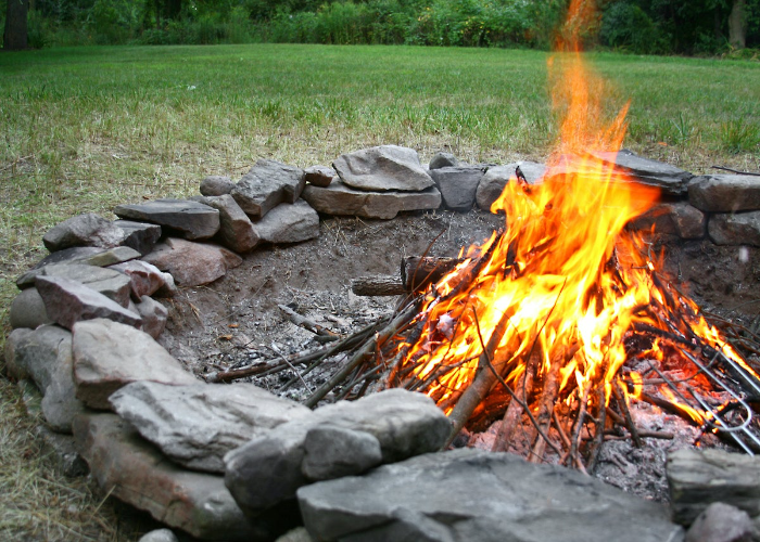 13 Low Cost Fire Pit Landscape Designs for Your Backyard TheTalkHome