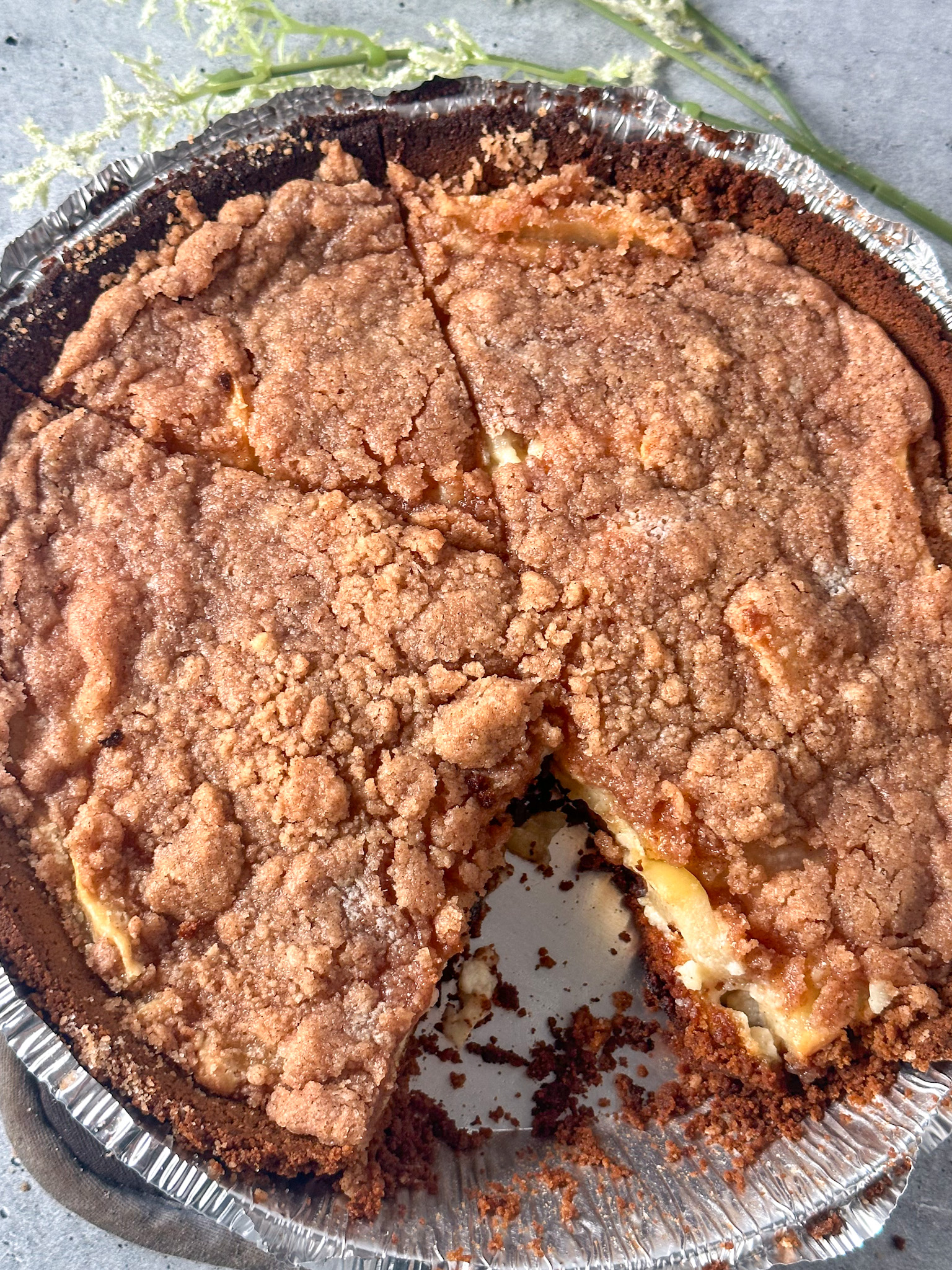 Simple Sour Cream Apple Pie (Traditional Pennsylvania Dutch Recipe