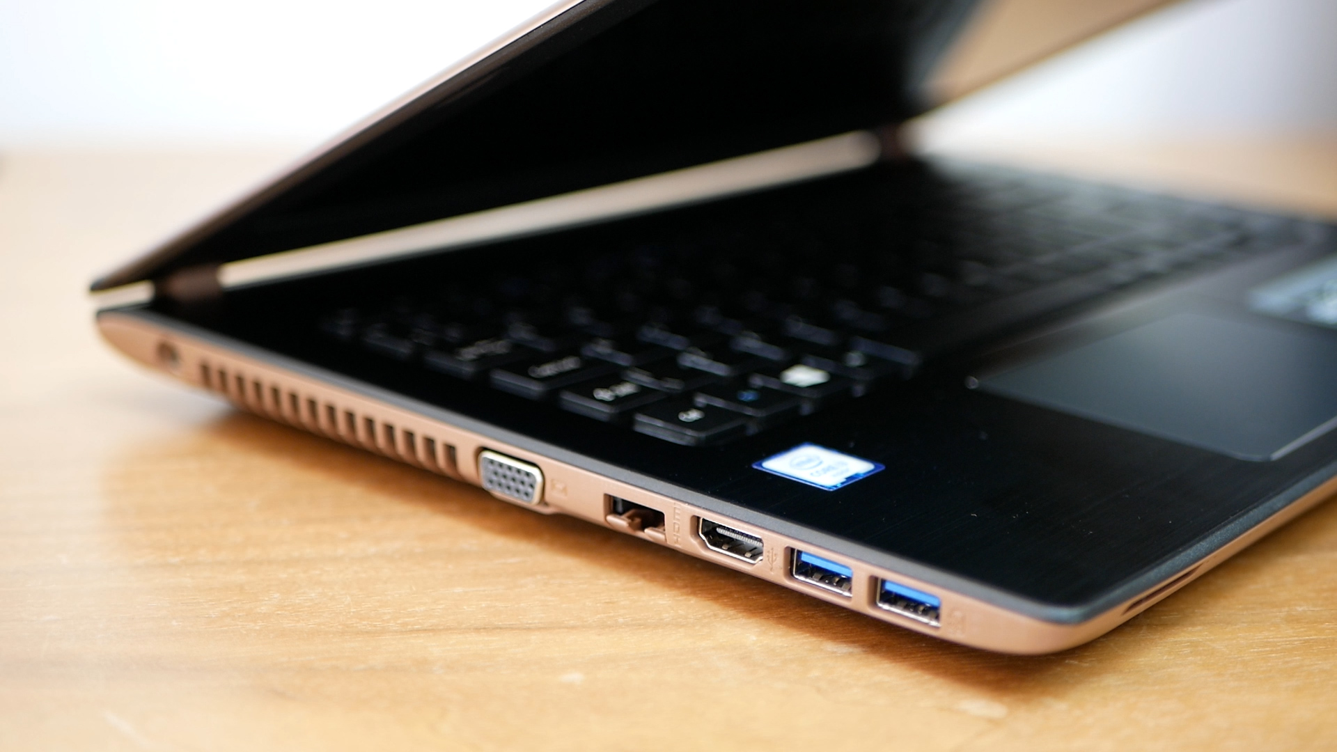 Best budget travel laptop? Acer Aspire 14″ (E14 E5475) review.