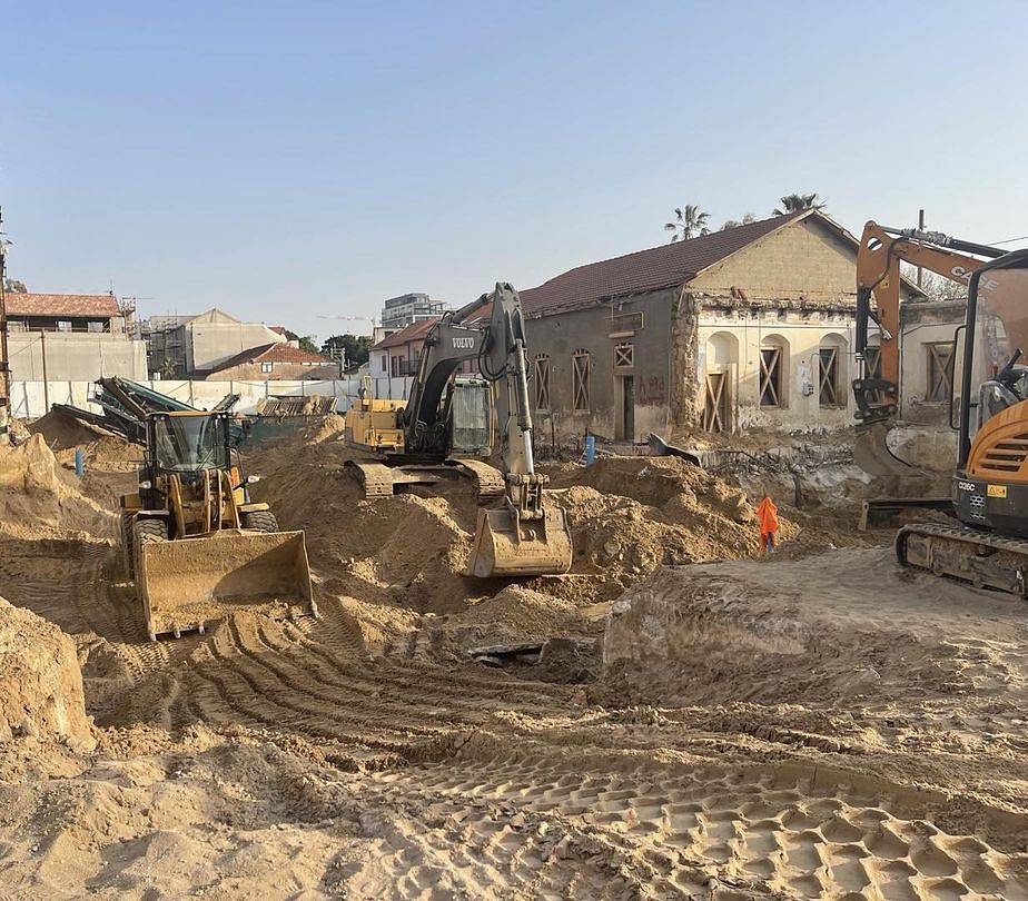 Looks Like Tel Aviv Real Estate Prices Going Down, At Last ! The Tel