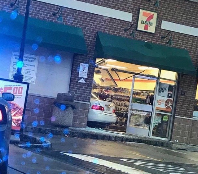 Tenafly Resident, Age 86, Crashes into 7Eleven The Echo