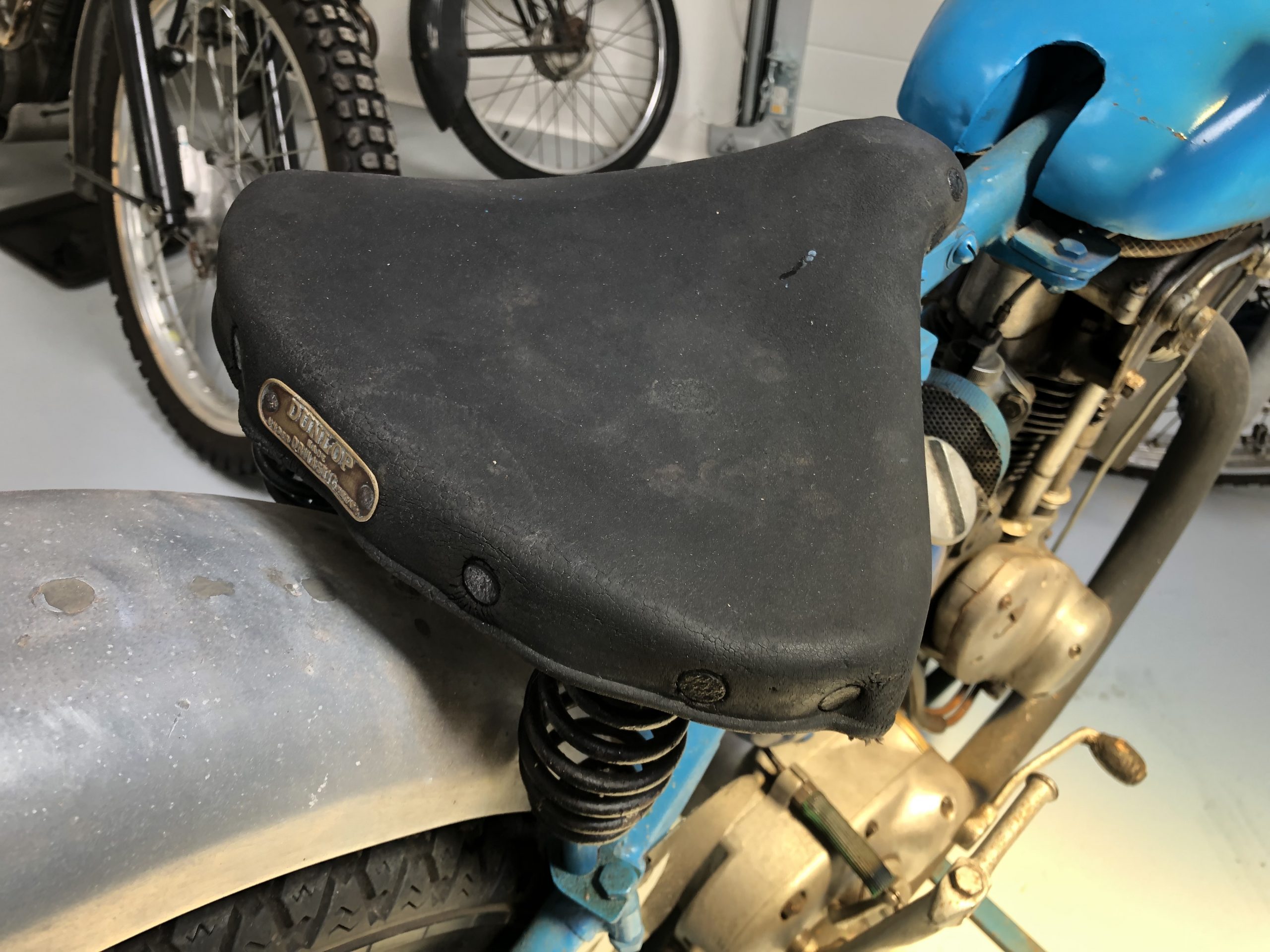 Wanted Original Dunlop Drilastic Rubber saddle Seat The Timing Chest