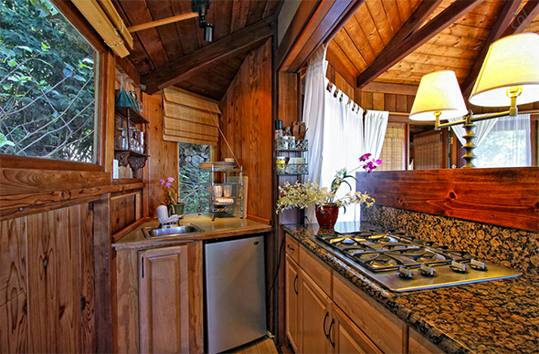 The Octagon Tiny House Is At Least 8 Shades of Amazing The Tiny Life
