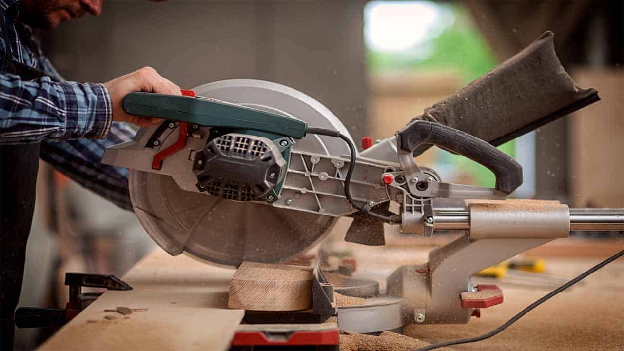 Single Bevel vs Dual Bevel Miter Saw Which One You Need (&Why?)