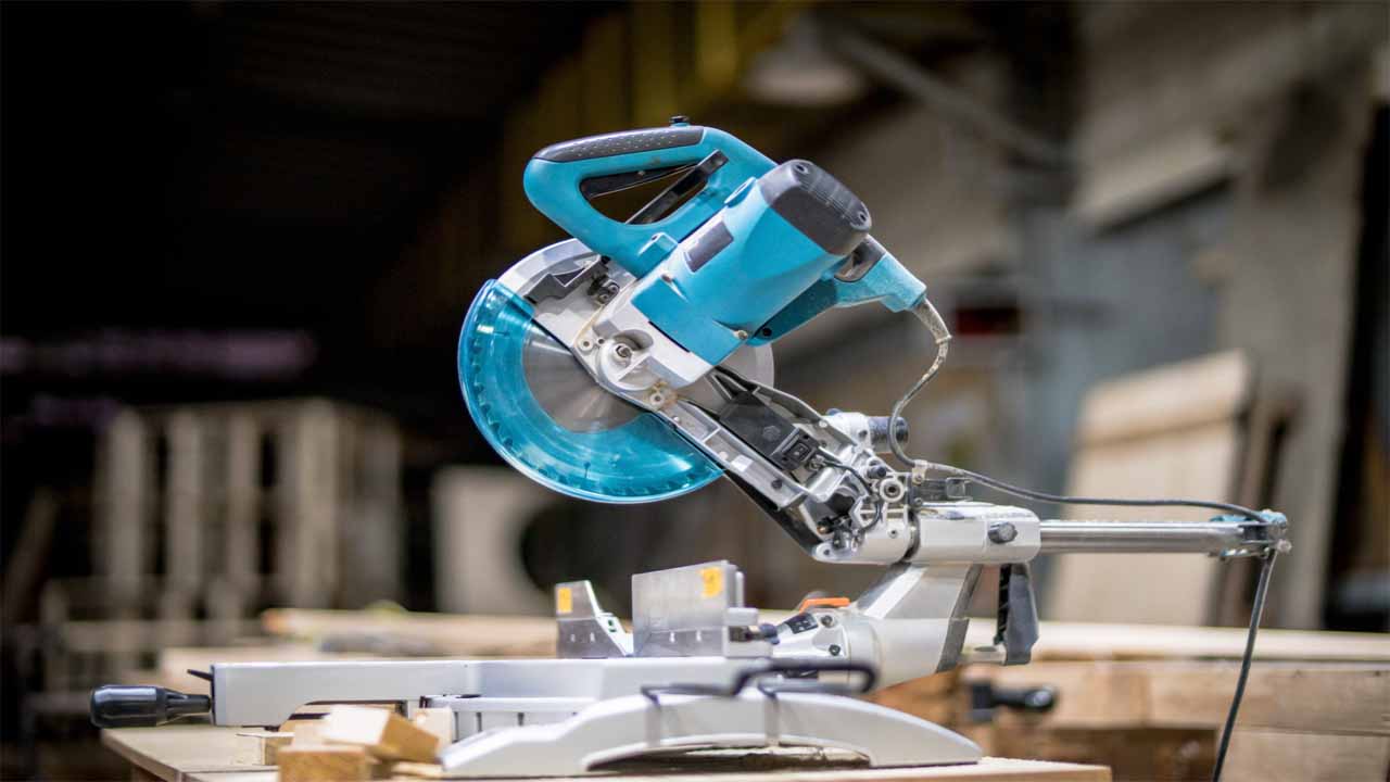 5 Best Sliding Compound Miter Saws (& Buyers Guide Included)