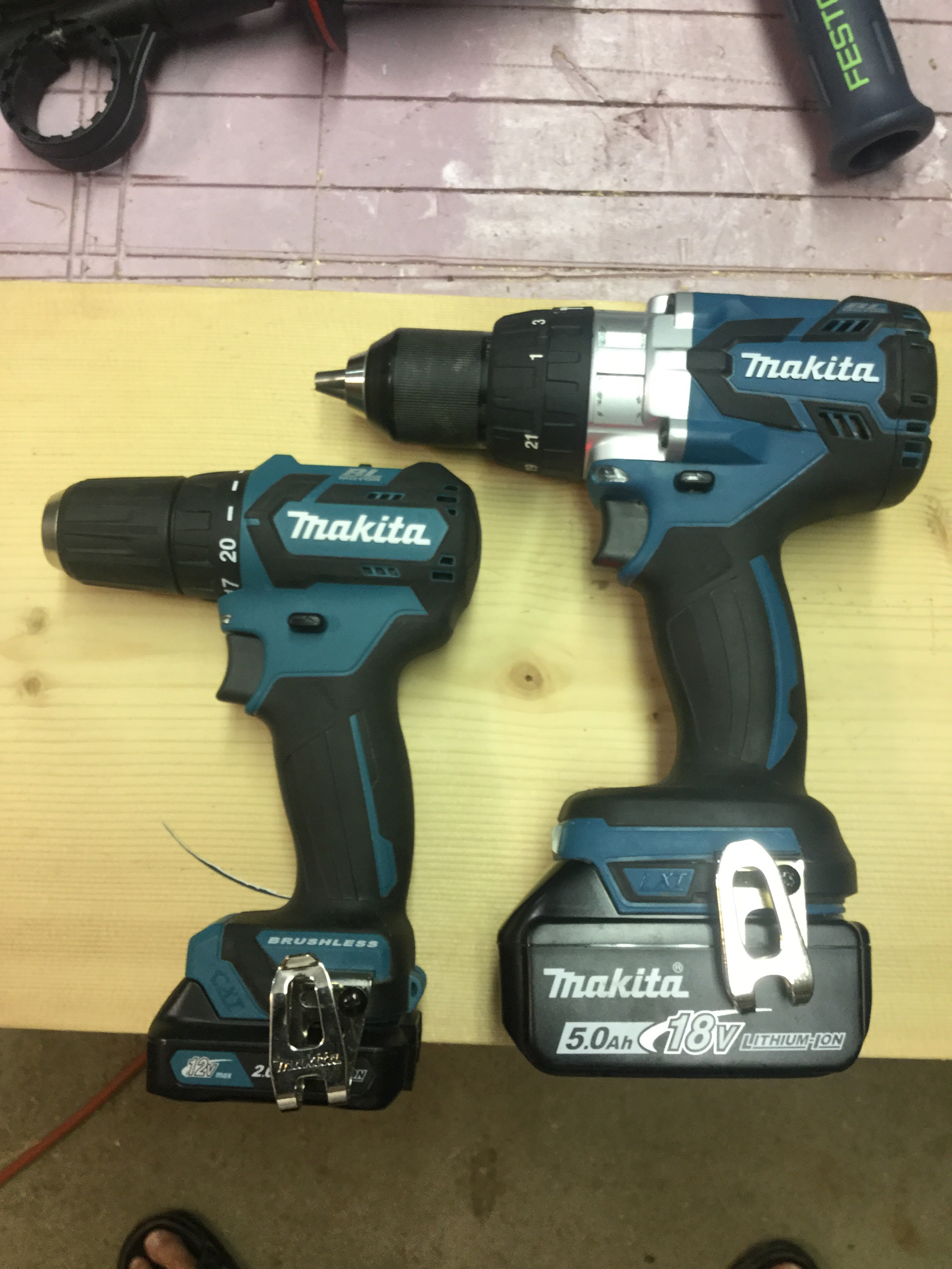 Makita FD07R1 12V MAX CXT LithiumIon Brushless Cordless DriverDrill