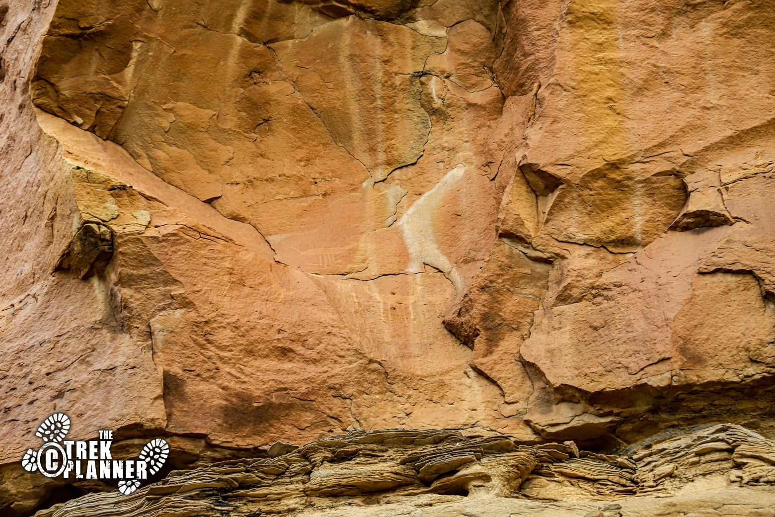 Peñasco Blanco Ruins and Supernova Pictograph Hike Chaco Culture