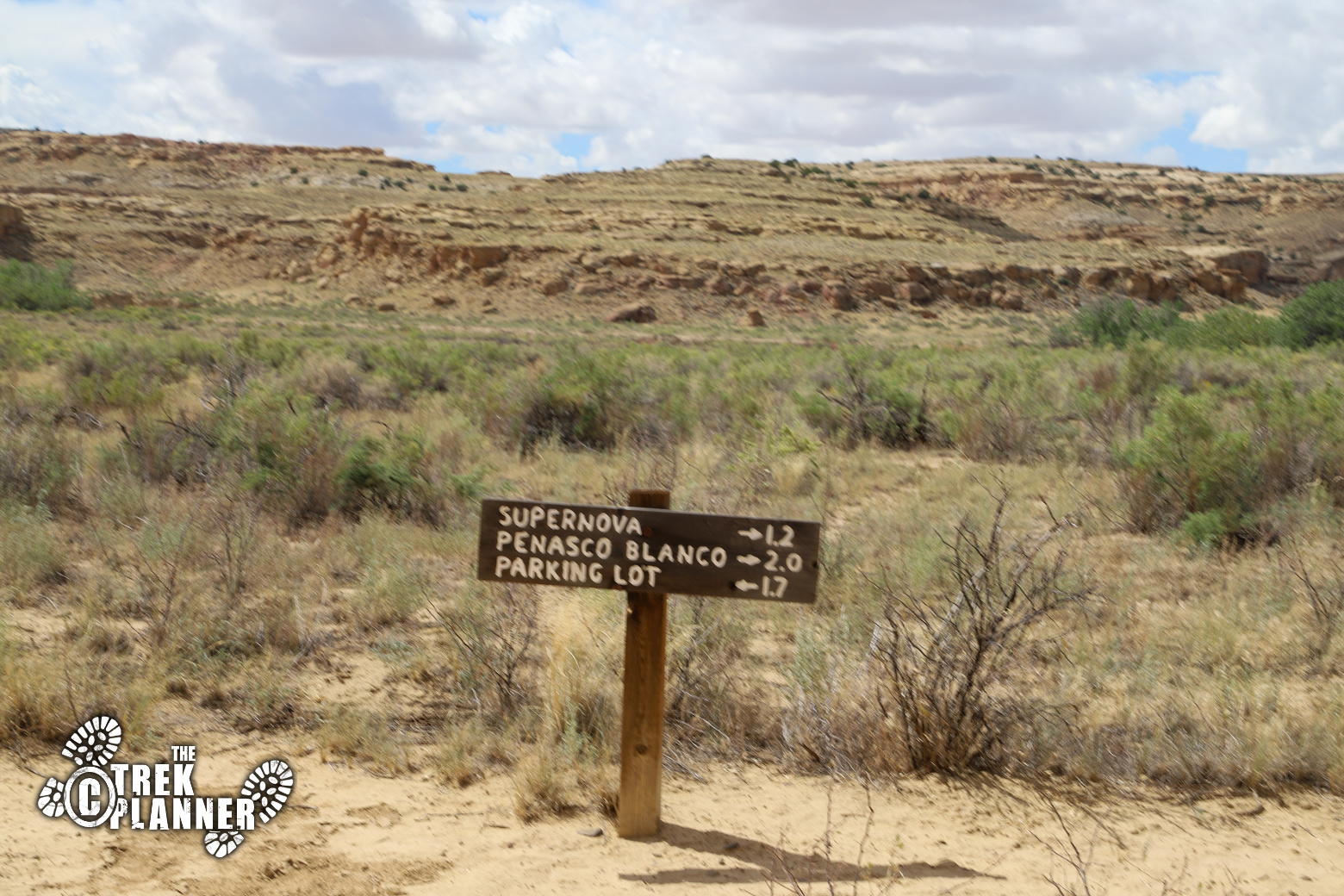Peñasco Blanco Ruins and Supernova Pictograph Hike Chaco Culture