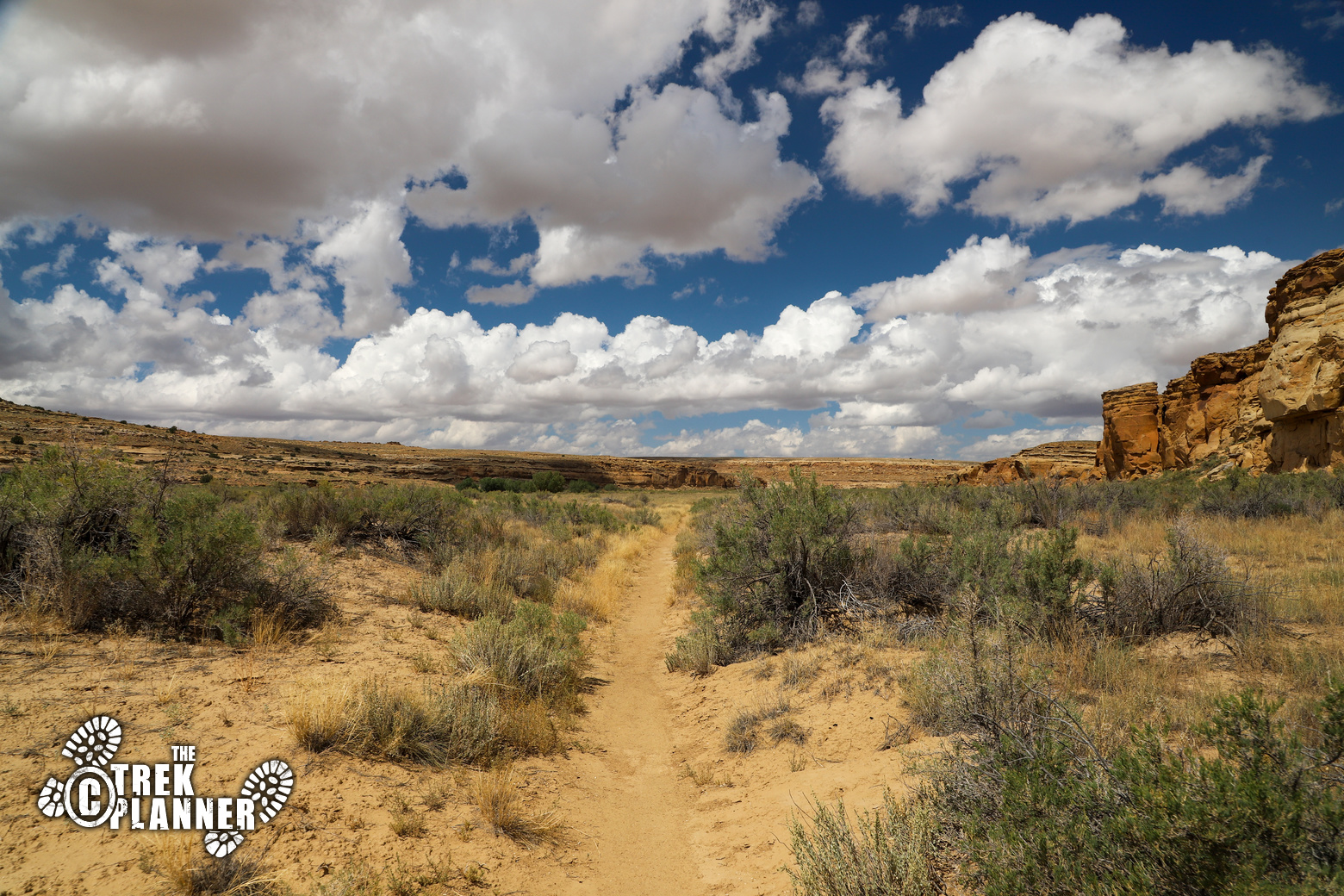 Peñasco Blanco Ruins and Supernova Pictograph Hike Chaco Culture