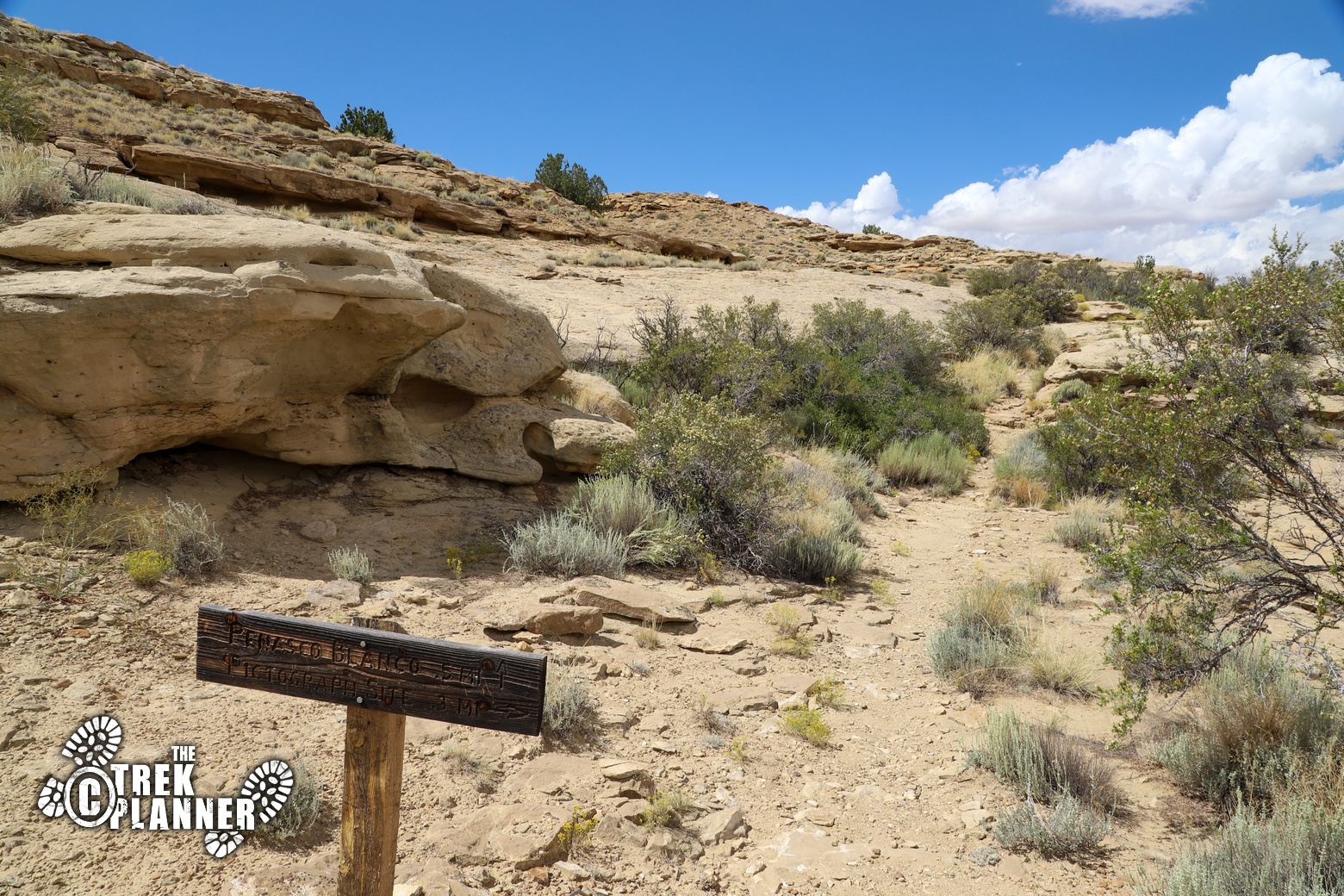 Peñasco Blanco Ruins and Supernova Pictograph Hike Chaco Culture