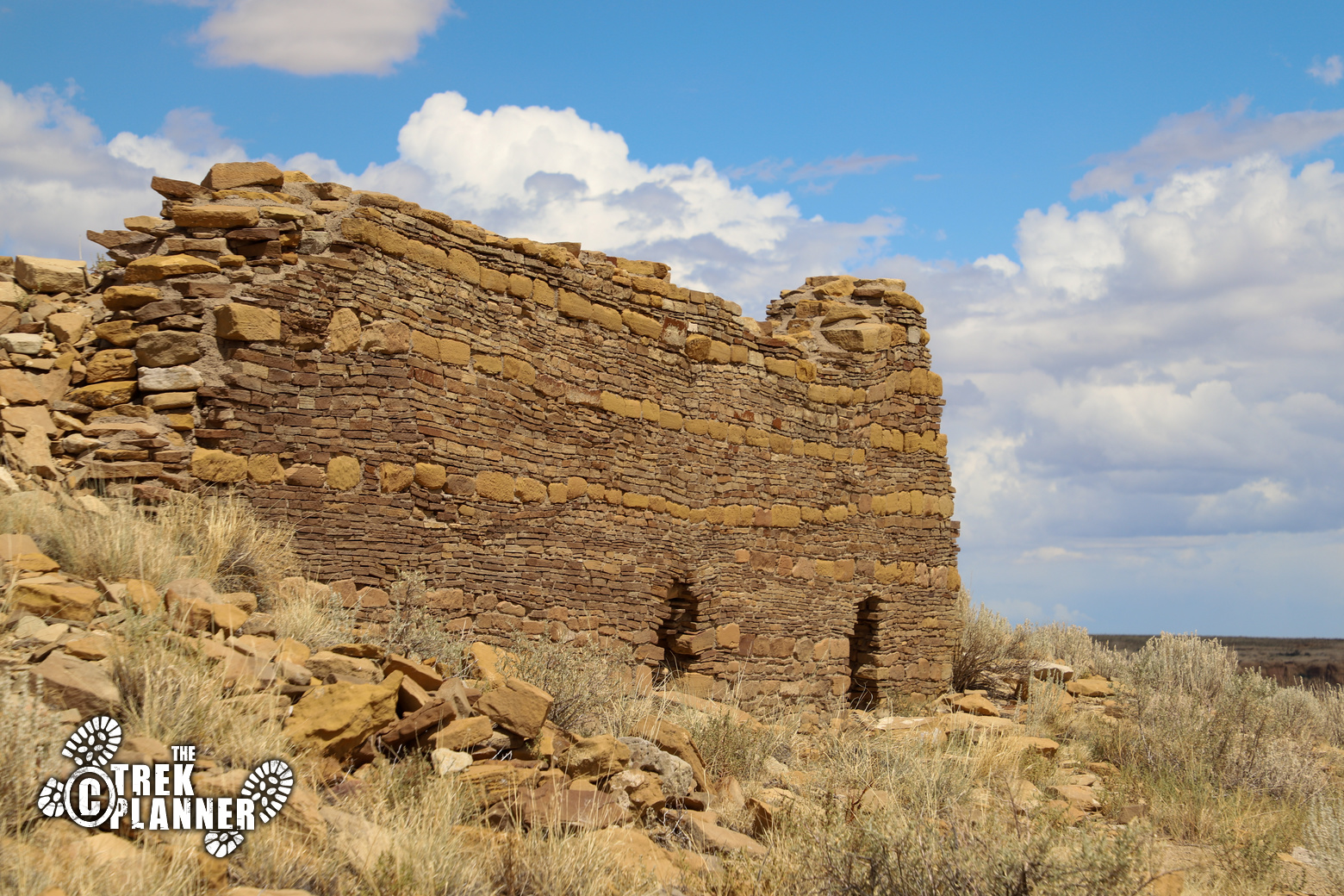 Peñasco Blanco Ruins and Supernova Pictograph Hike Chaco Culture