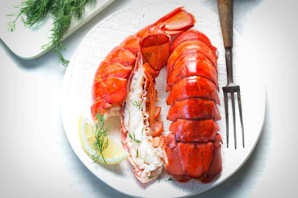What Does Lobster Taste Like? [Definitive Guide] The Trellis Home