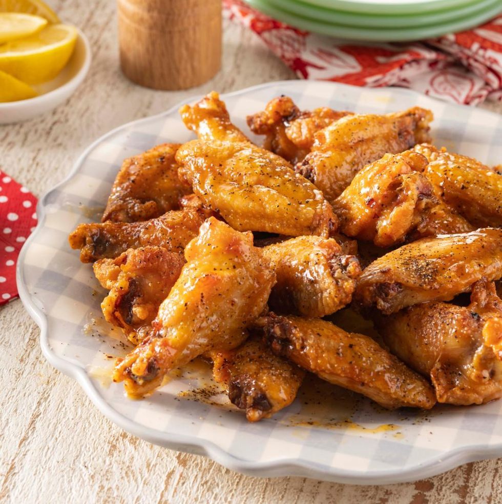 How to Reheat Chicken Wings to Keep Them Crispy and Delicious (9 best