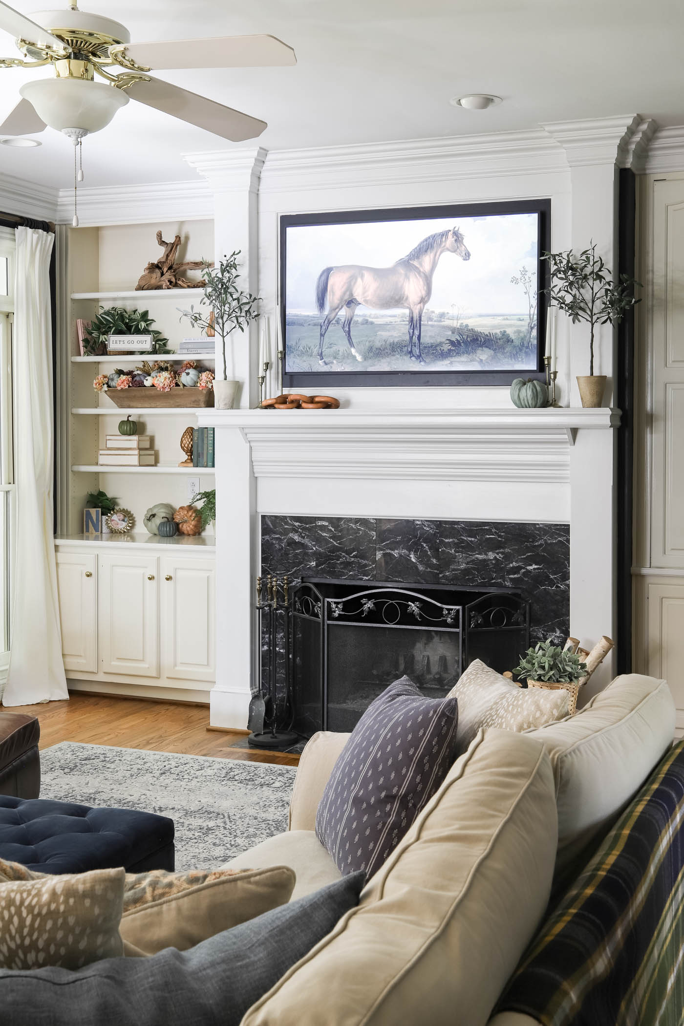 Get Cozy Fall Fireplace Decor with TV Ideas You'll Love Click Here