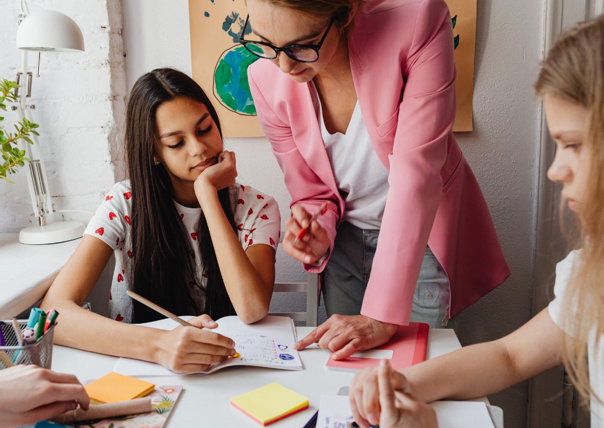 20 Best Online ESL Class Ideas for Teachers (2023) The Tutor Resource