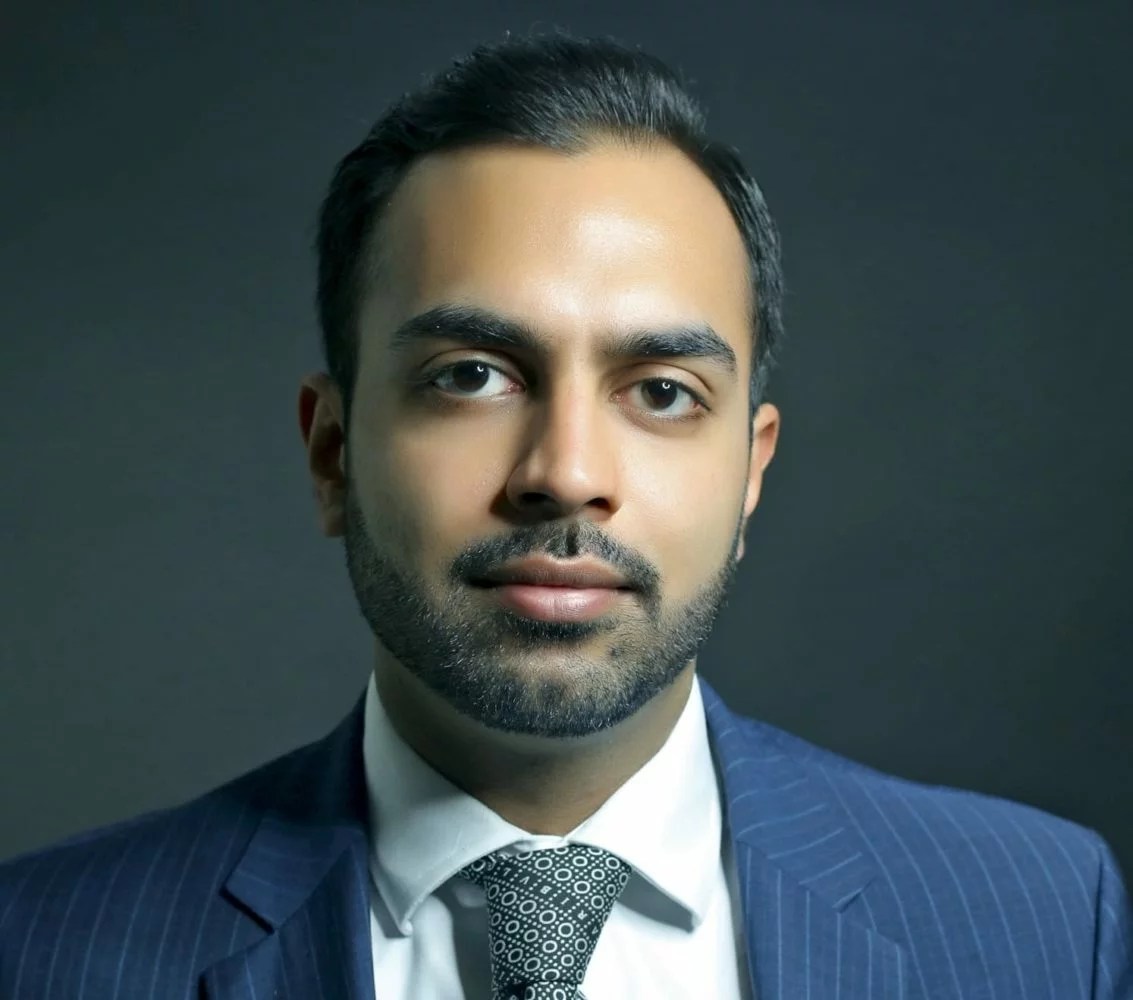 Who is Dr Munir Somji? The Tweakments Guide