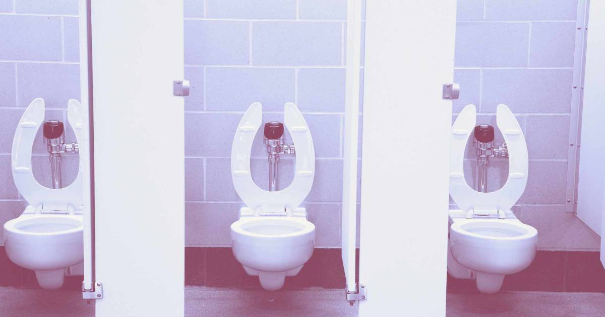 Reason public bathroom doors don’t touch the ground The Ugly Minute