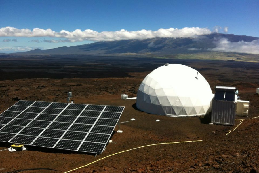 NASA astronauts training at the HISEAS simulated Mars habitat