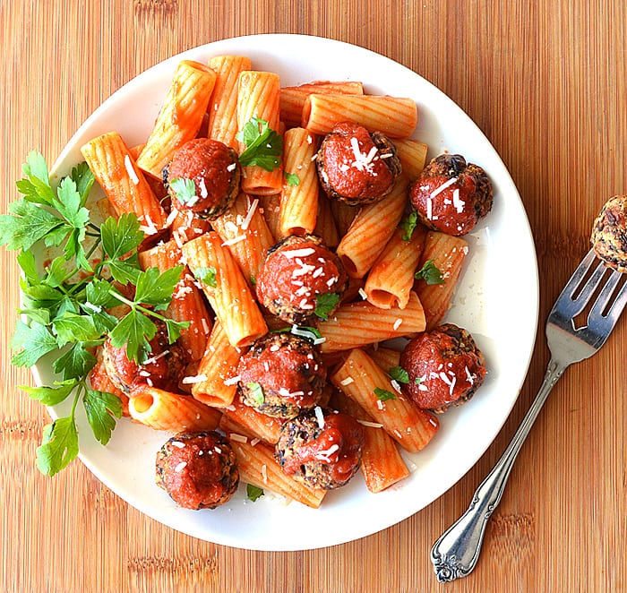 The Perfect Meatless Meatball {Vegan} TheVegLife