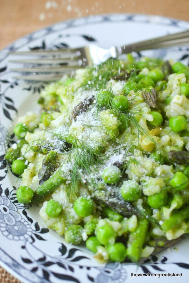 Spring Green Risotto with Peas, Asparagus, and Fennel
