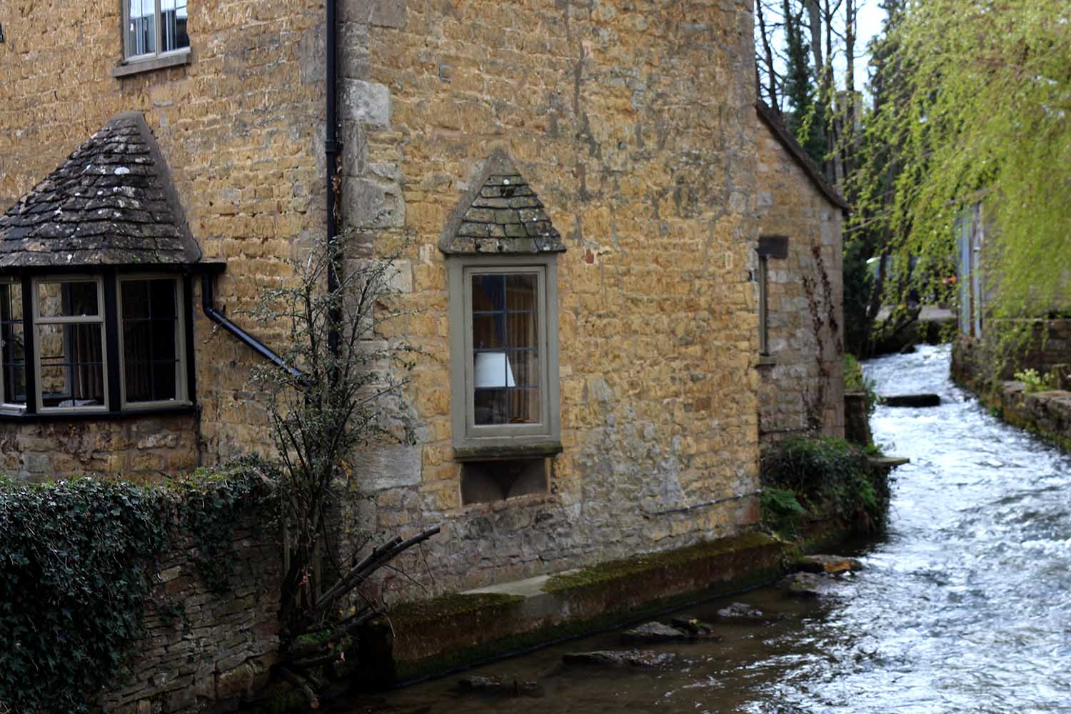 Walks from BourtonontheWater to Upper & Lower Slaughter Cotswolds