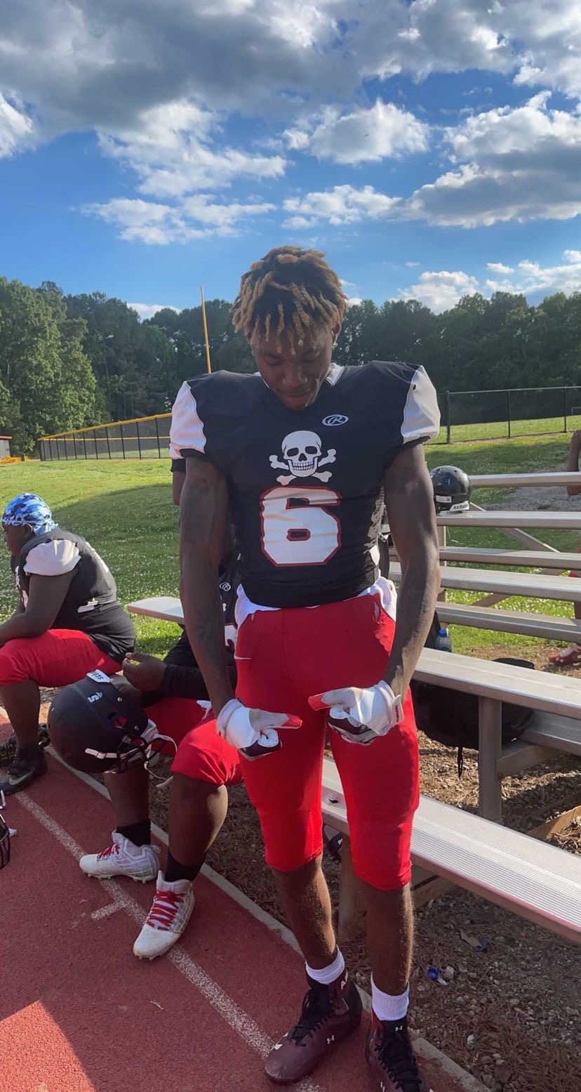 DeVante Perkins, An Young American Football Player Earned A Lot Name