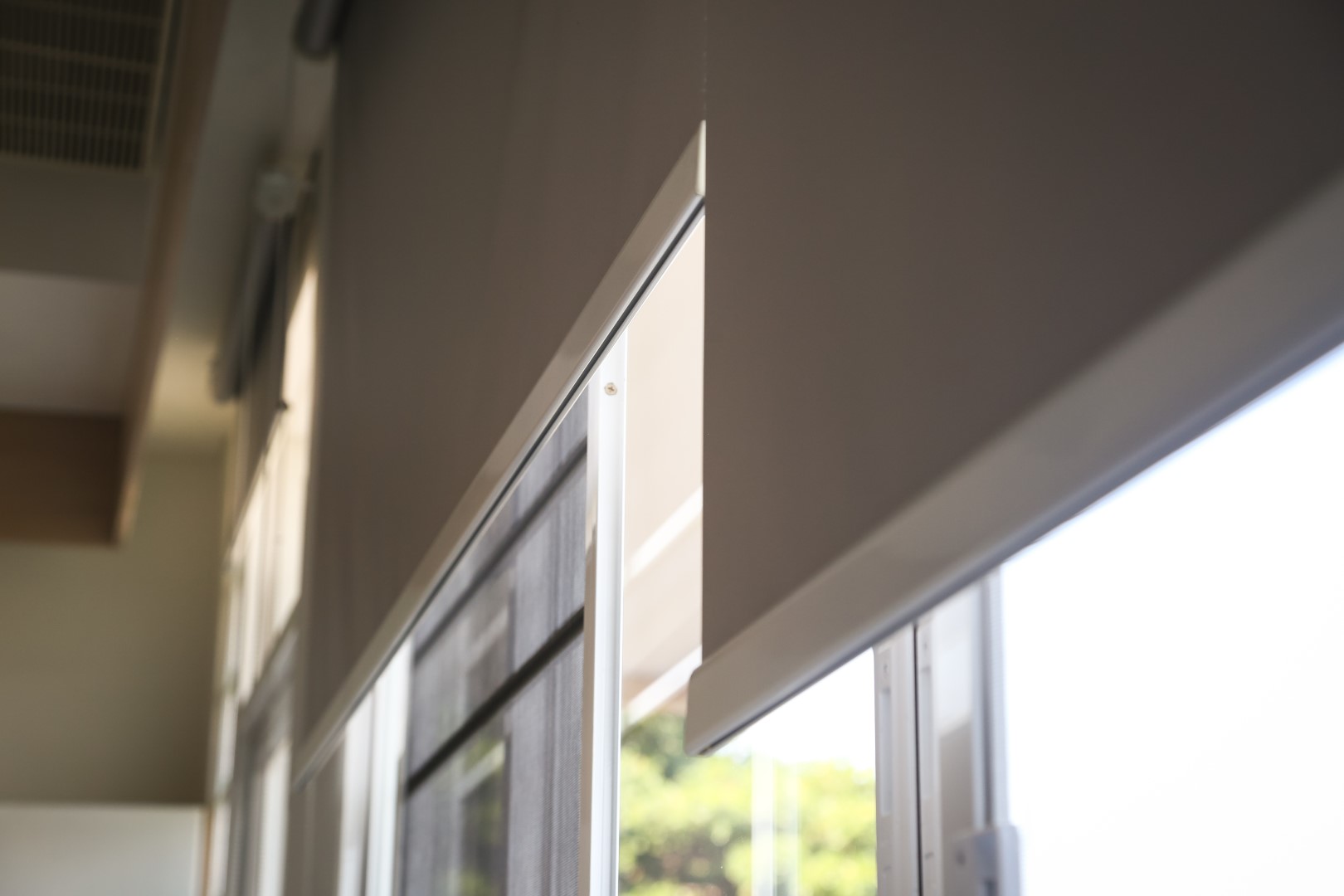 Top Tips for Darkening a Room With Blinds The Well Dressed Window