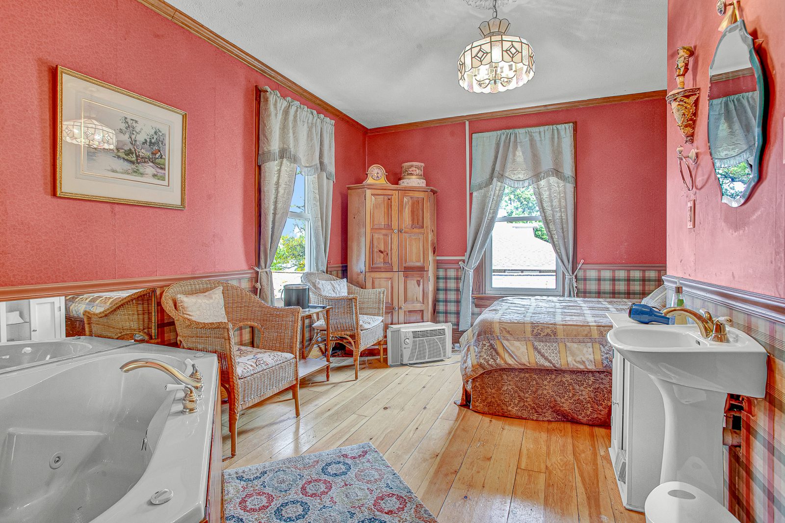 English Rose (Q) White Rose Inns & Motel