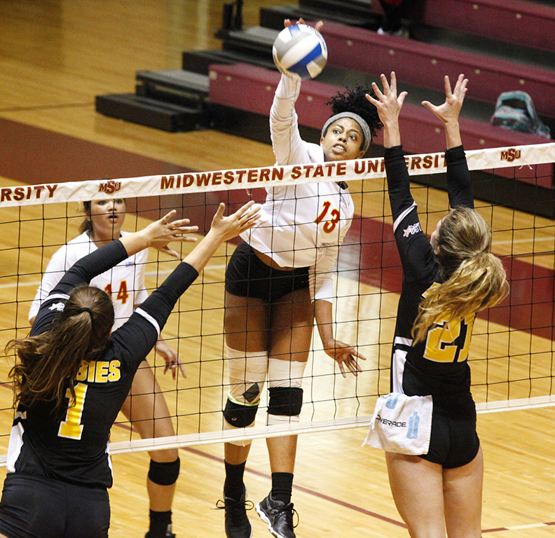 Volleyball team beats Cameron University The Wichitan