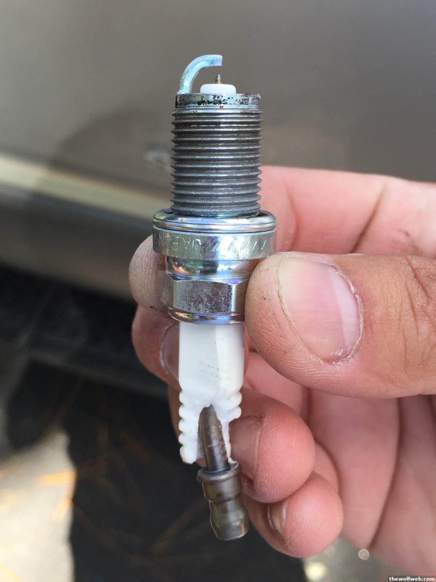 TWW Broken spark plug insulator