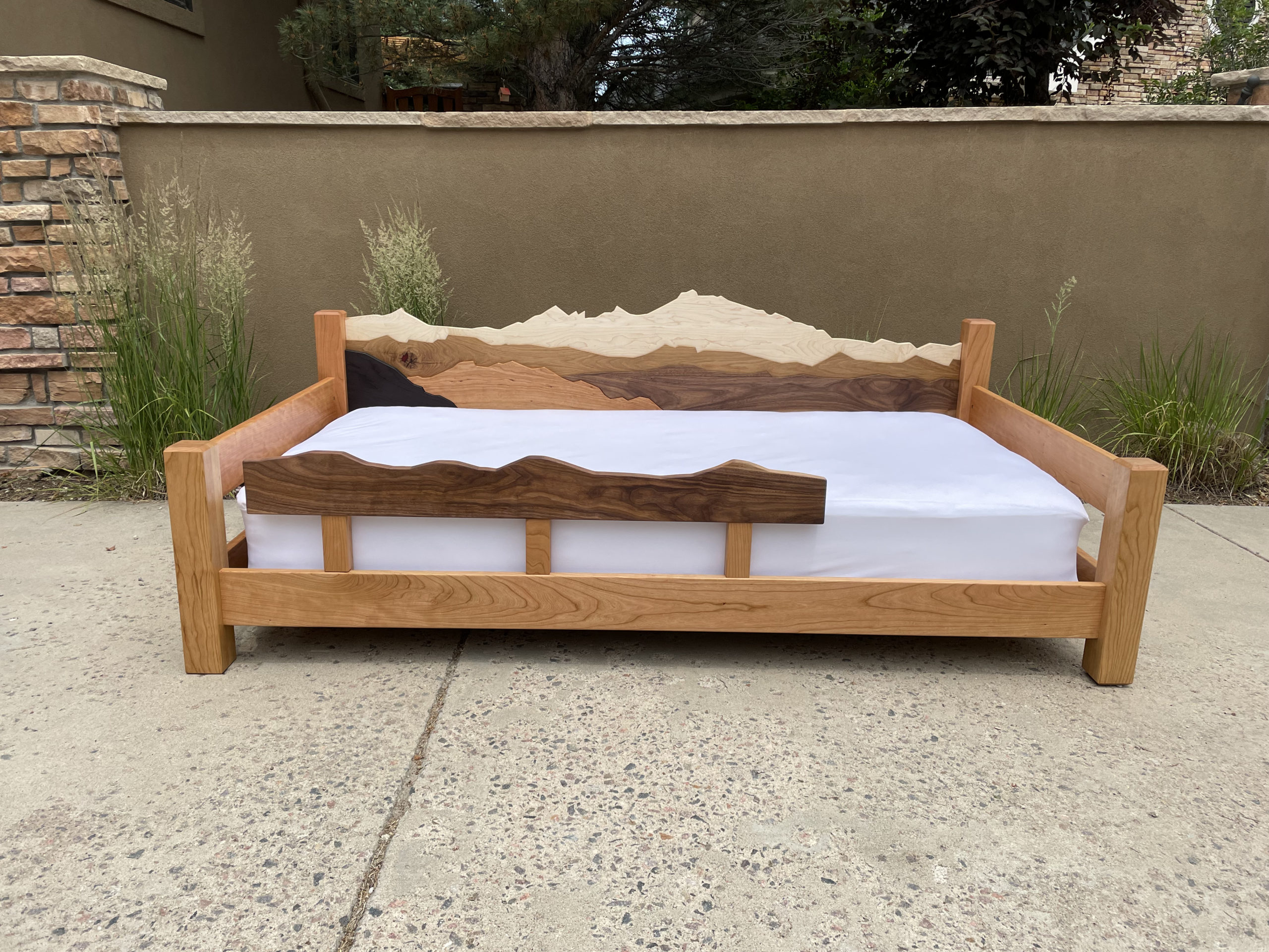 Denver Skyline Daybed Converts To King