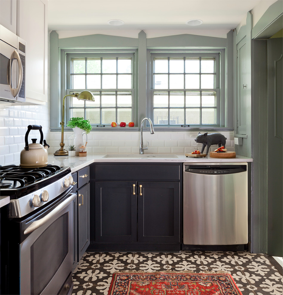 18 Small Kitchen Decorating Ideas