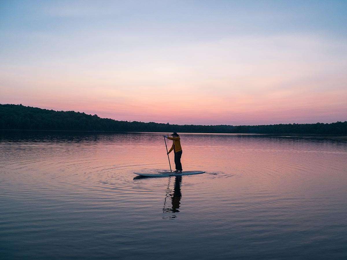paddleboarding, standup paddleboarding; what is paddleboarding; benefits of paddleboarding; travel consultant near me; wellness travel near me; things to do in usa; best travel consultant in usa