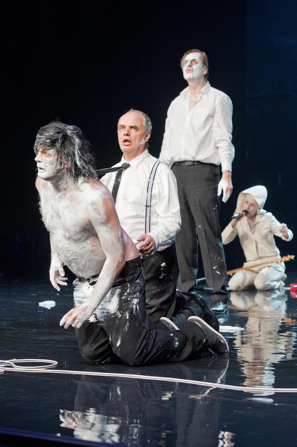DER STURM / Shakespeare // Thomas Krupa / SCHAUSPIEL ESSEN THILO BEU