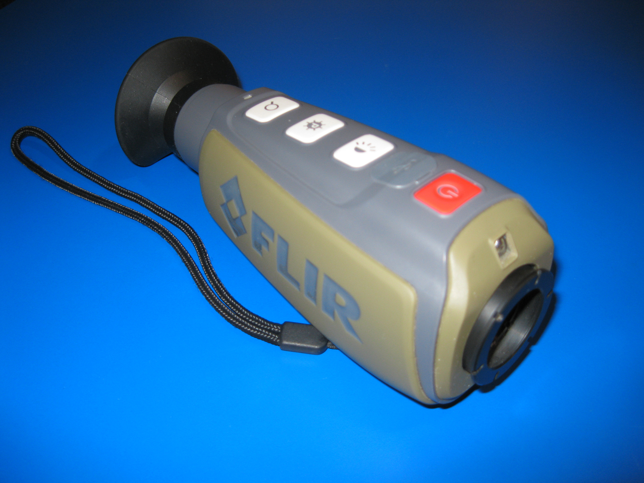 FLIR Entry Level Thermal Imagers for Law Enforcement