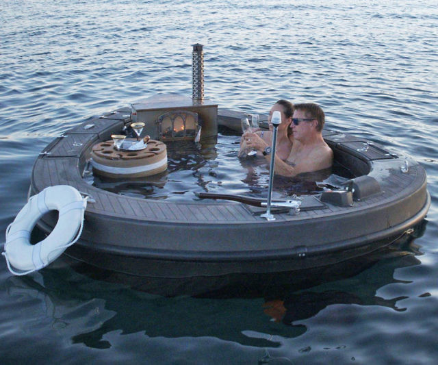 Spacruzzi Hot Tub Boat ThingsIDesire