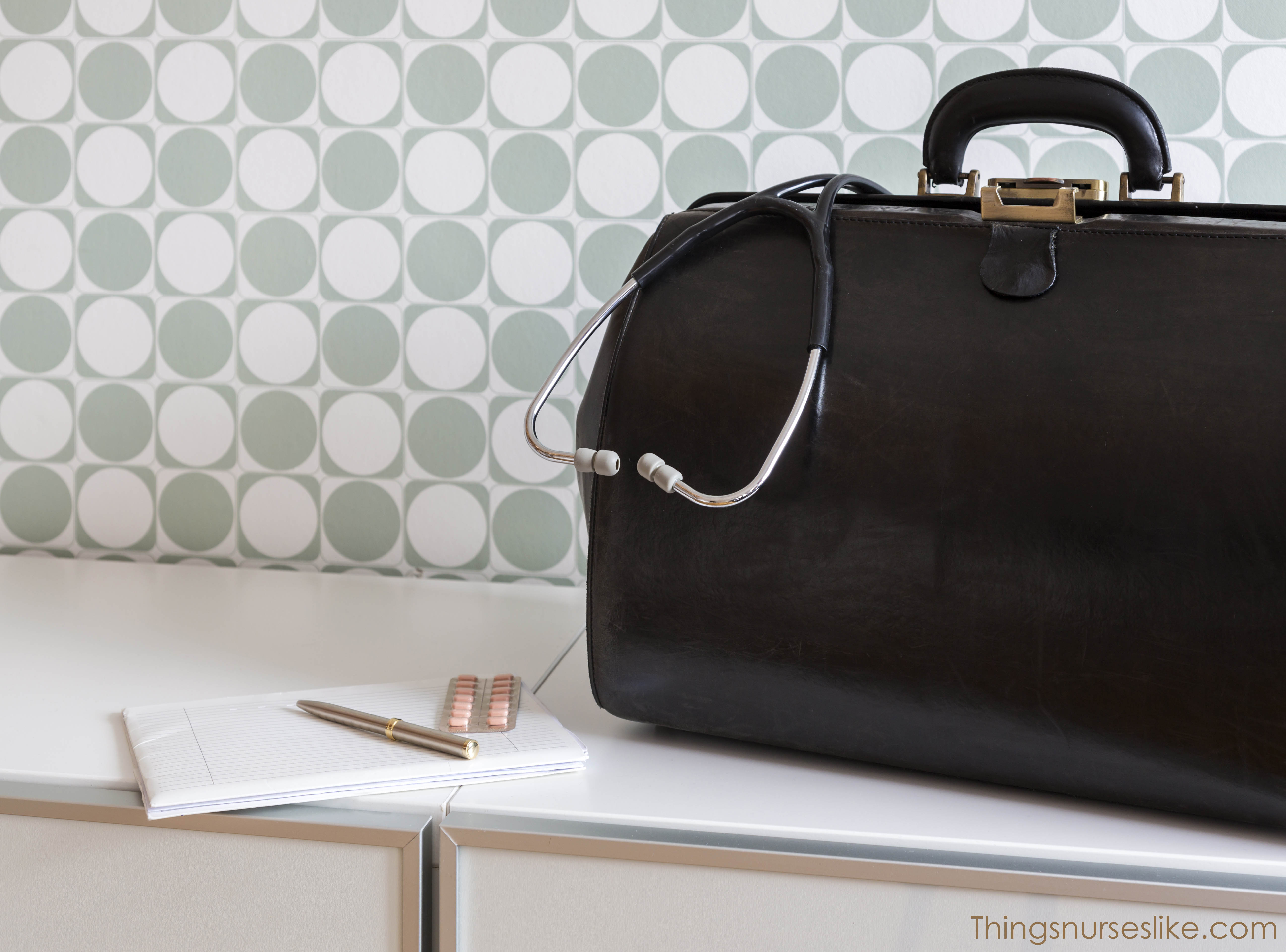 The 5 Best Bags for Nurses Reviews & Buying Guide for 2020