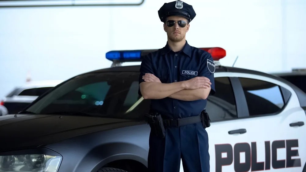 20 Things You Need To Know About Dating A Cop