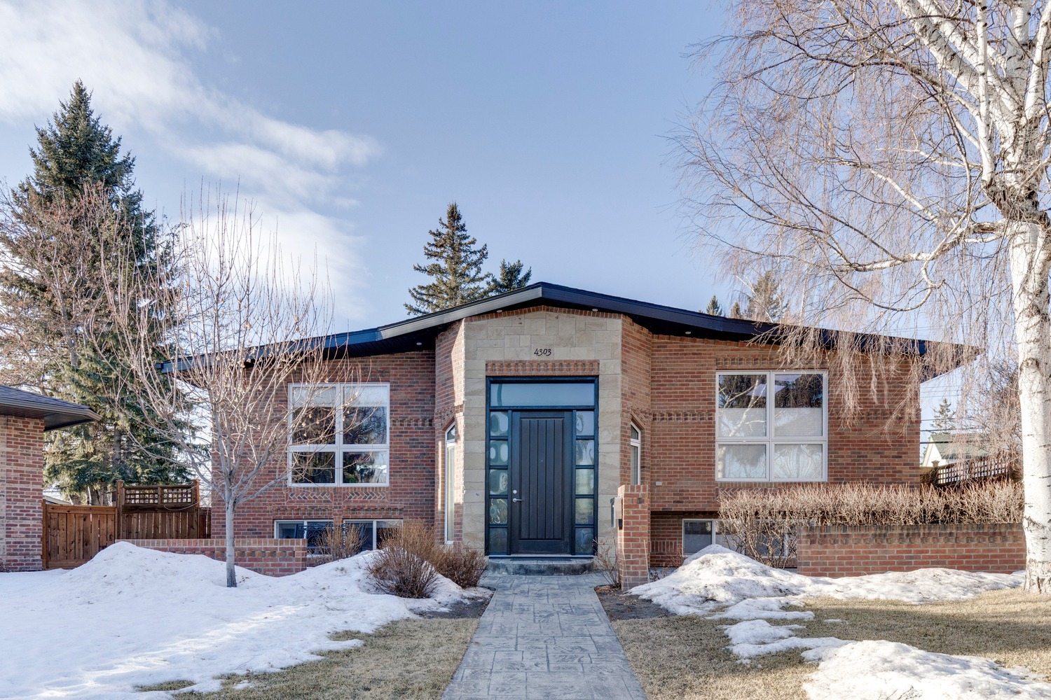 4303 Villa Crescent NW, home for sale in varsity
