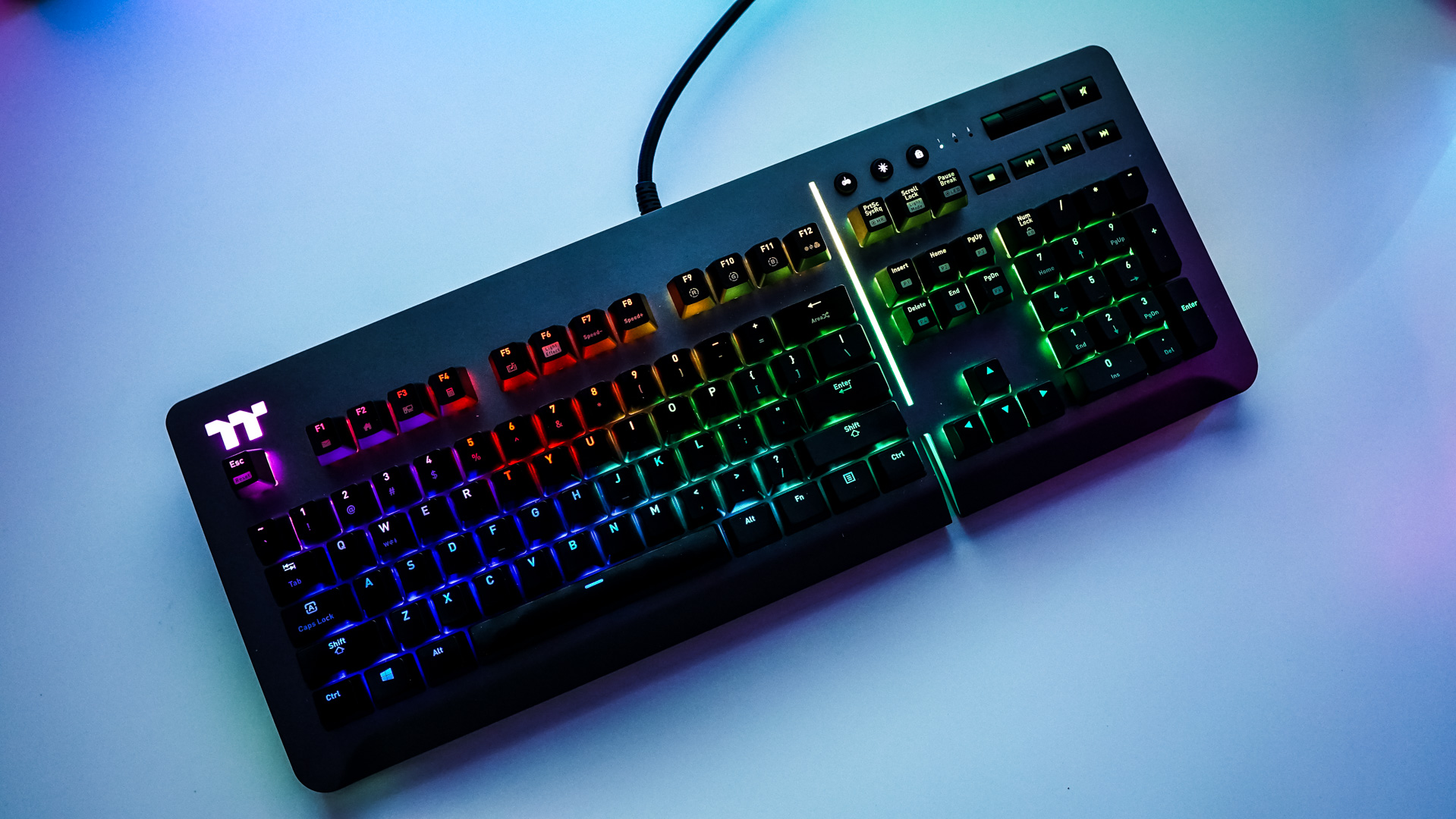 Thermaltake Level 20 RGB Titanium Gaming Keyboard Review