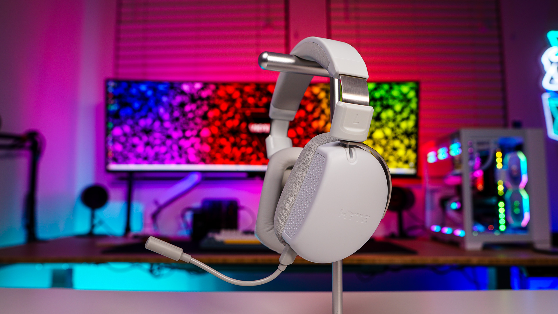 HYTE Eclipse HG10 Wireless Gaming Headset Review