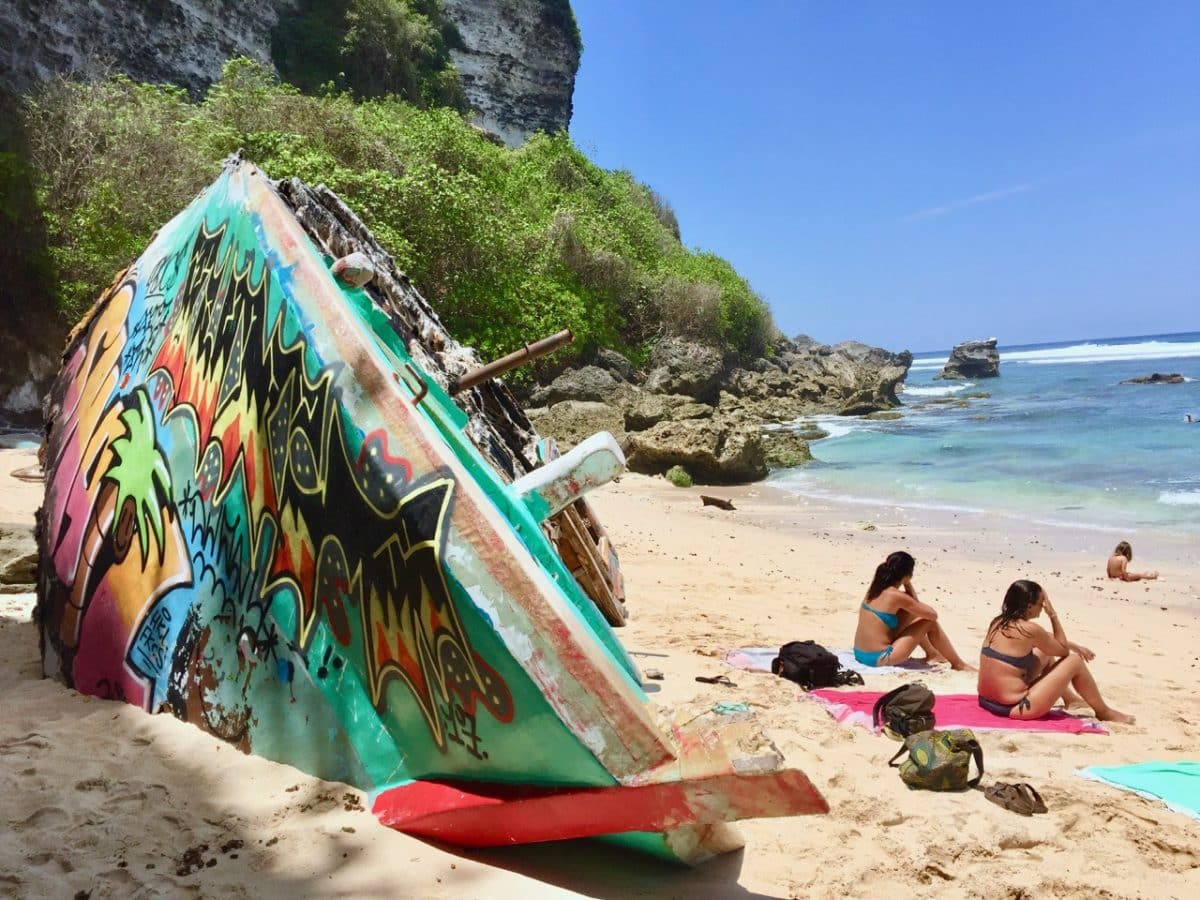 7 Best Beaches in Uluwatu, Bali Where to Find Them
