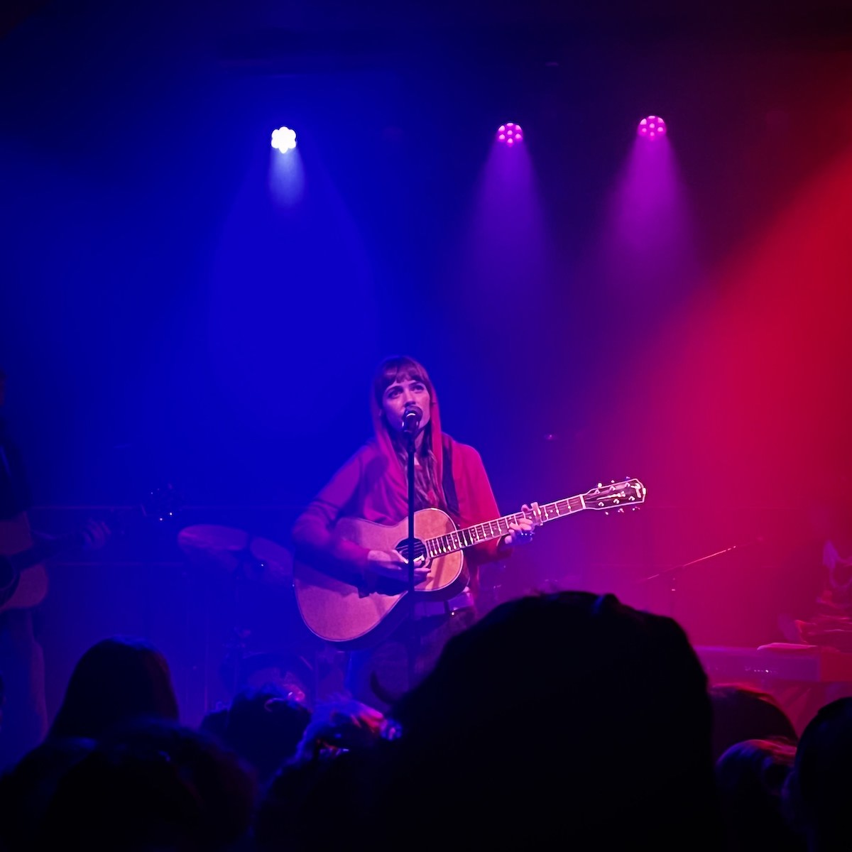 Review Quinnie Earns a Shiny Gold Star at Schubas Third Coast Review